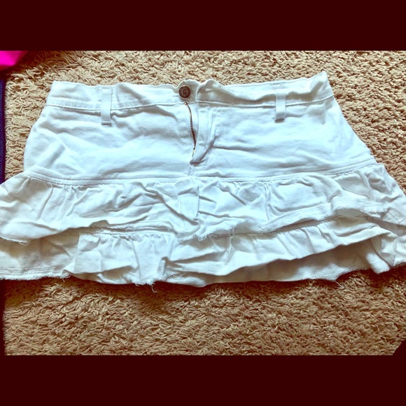 White Ruffle mini-skirt - Picture 2 of 7